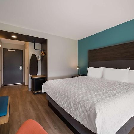 Tru By Hilton Novi Detroit Hotell Exteriör bild