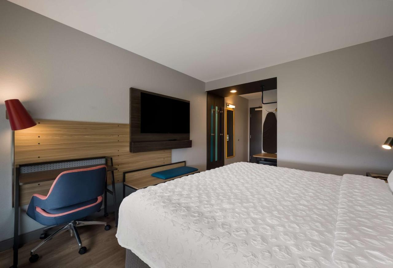 Tru By Hilton Novi Detroit Hotell Exteriör bild