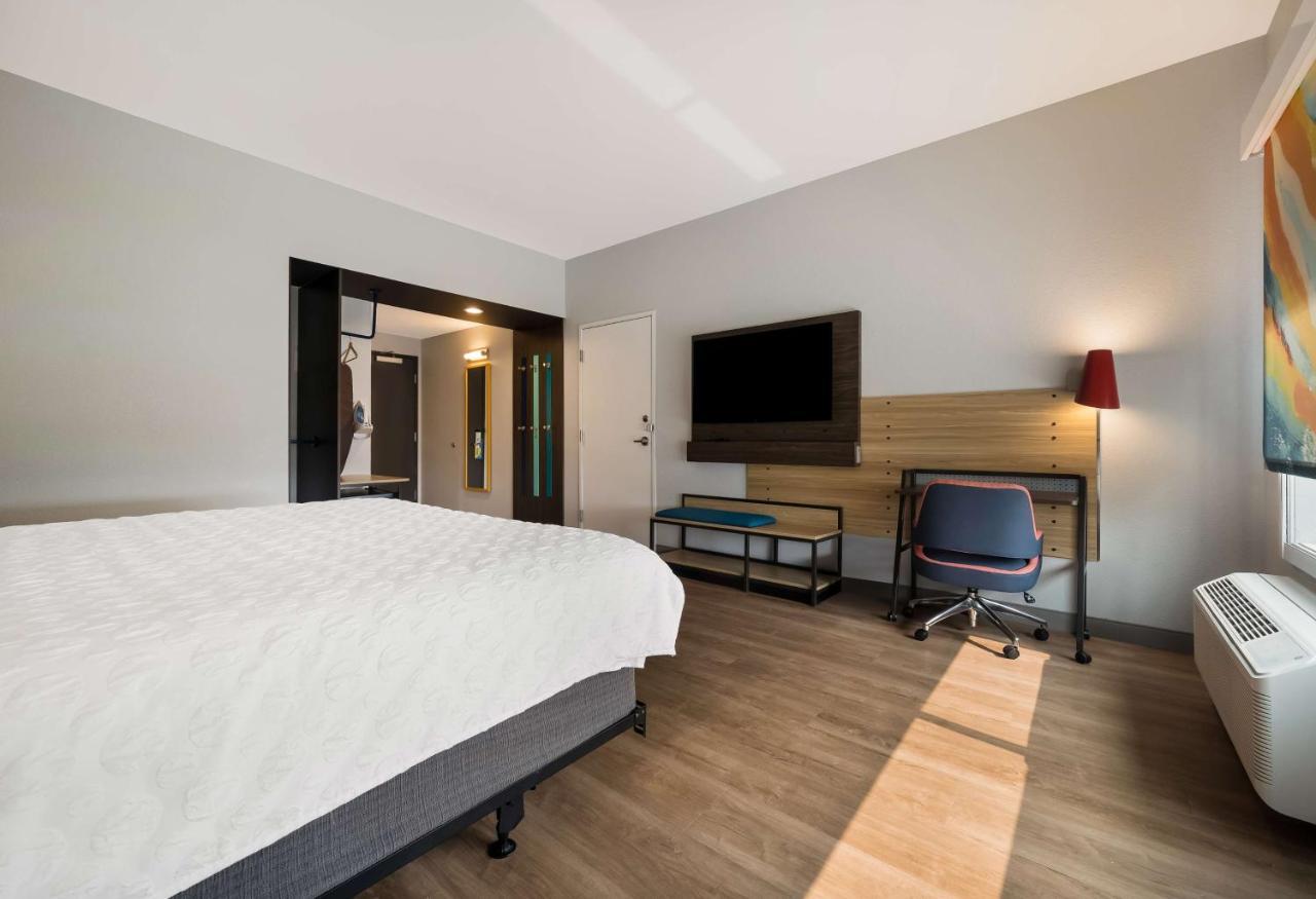 Tru By Hilton Novi Detroit Hotell Exteriör bild